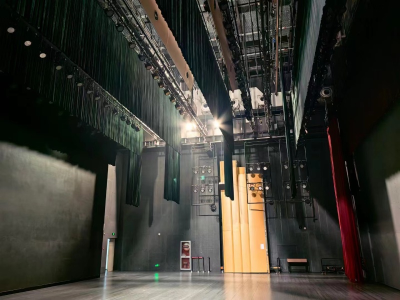 專注高品質設備供應，用硬核產品征服海外市場;我公司成功拿下蒙古國扎門烏德某劇場舞臺設備?